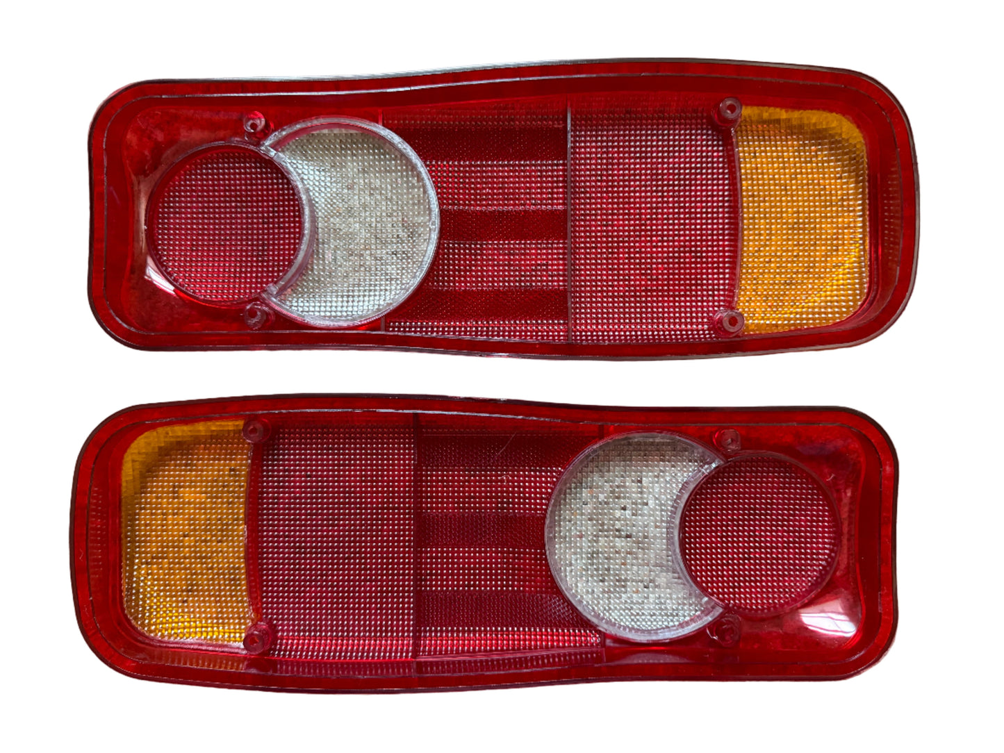 Tail light / combination rearlight lens